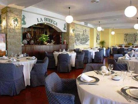 Hotel Las Cigueenas Trujillo Restoran fotoğraf