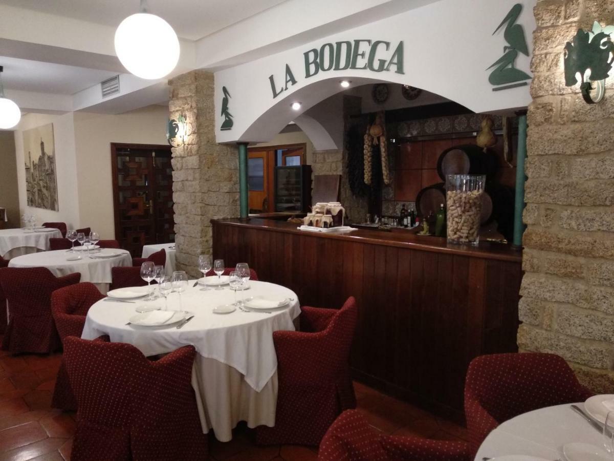 Hotel Las Cigueenas Trujillo Dış mekan fotoğraf