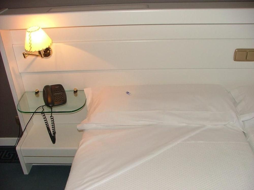 Hotel Las Cigueenas Trujillo Dış mekan fotoğraf